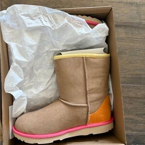 Uggs kids classic II